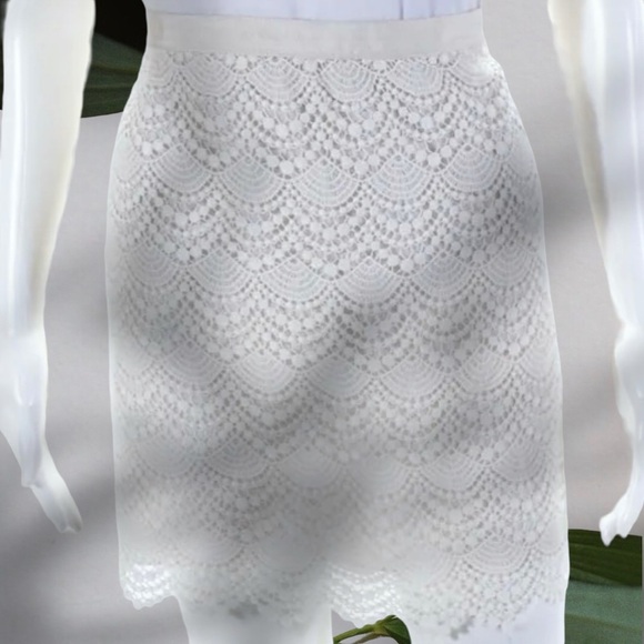 NWT Club Monaco Ivory Scalloped Lace ‘Jayne’ Mini Skirt Size 8 - Picture 12 of 14